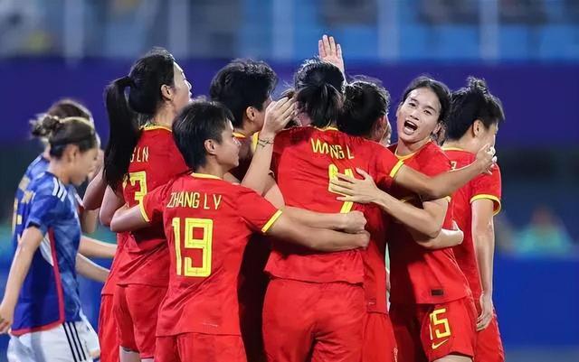 半决赛惊艳一幕，中国女足全员发挥亮眼