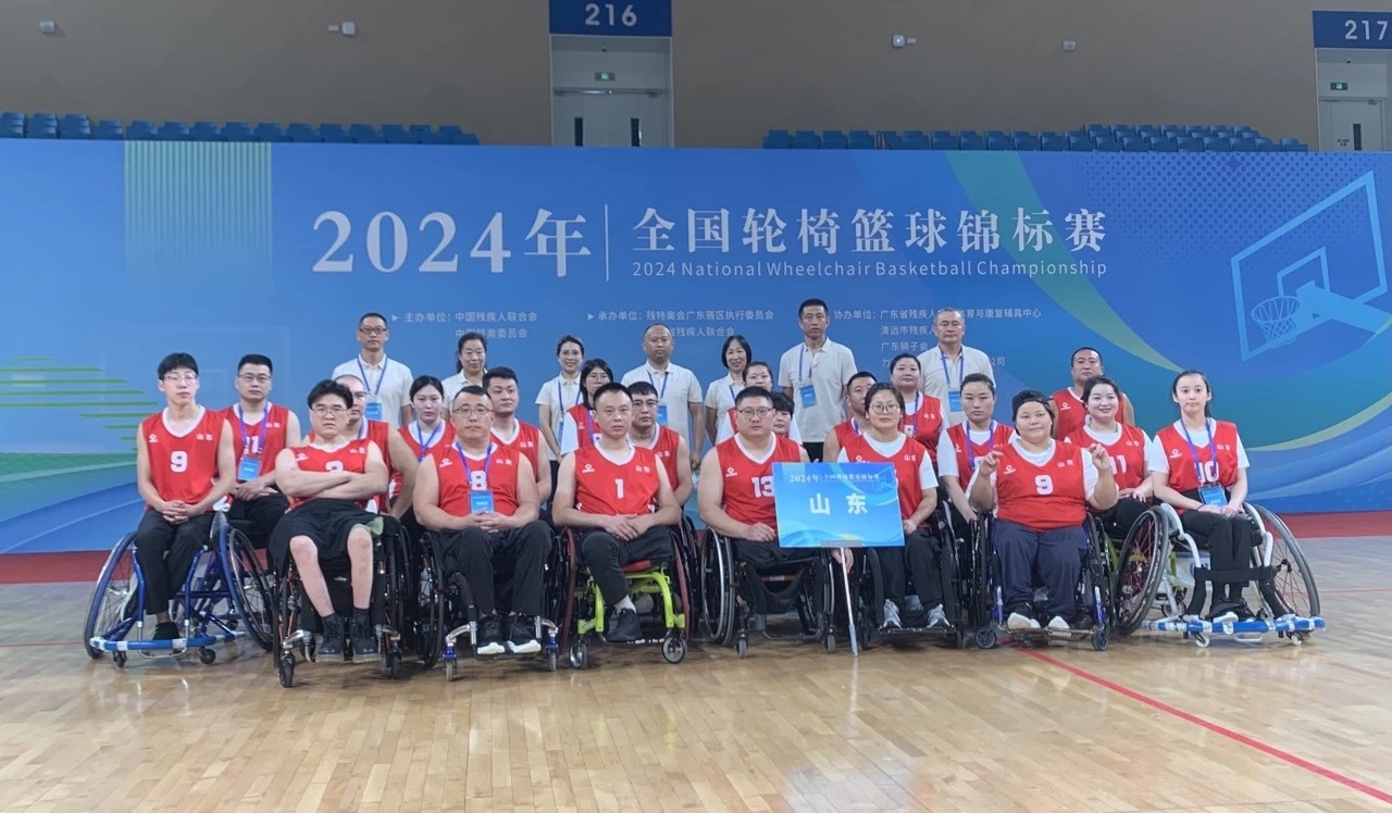 篮球教练因表现优异获奖，球队士气大增的简单介绍