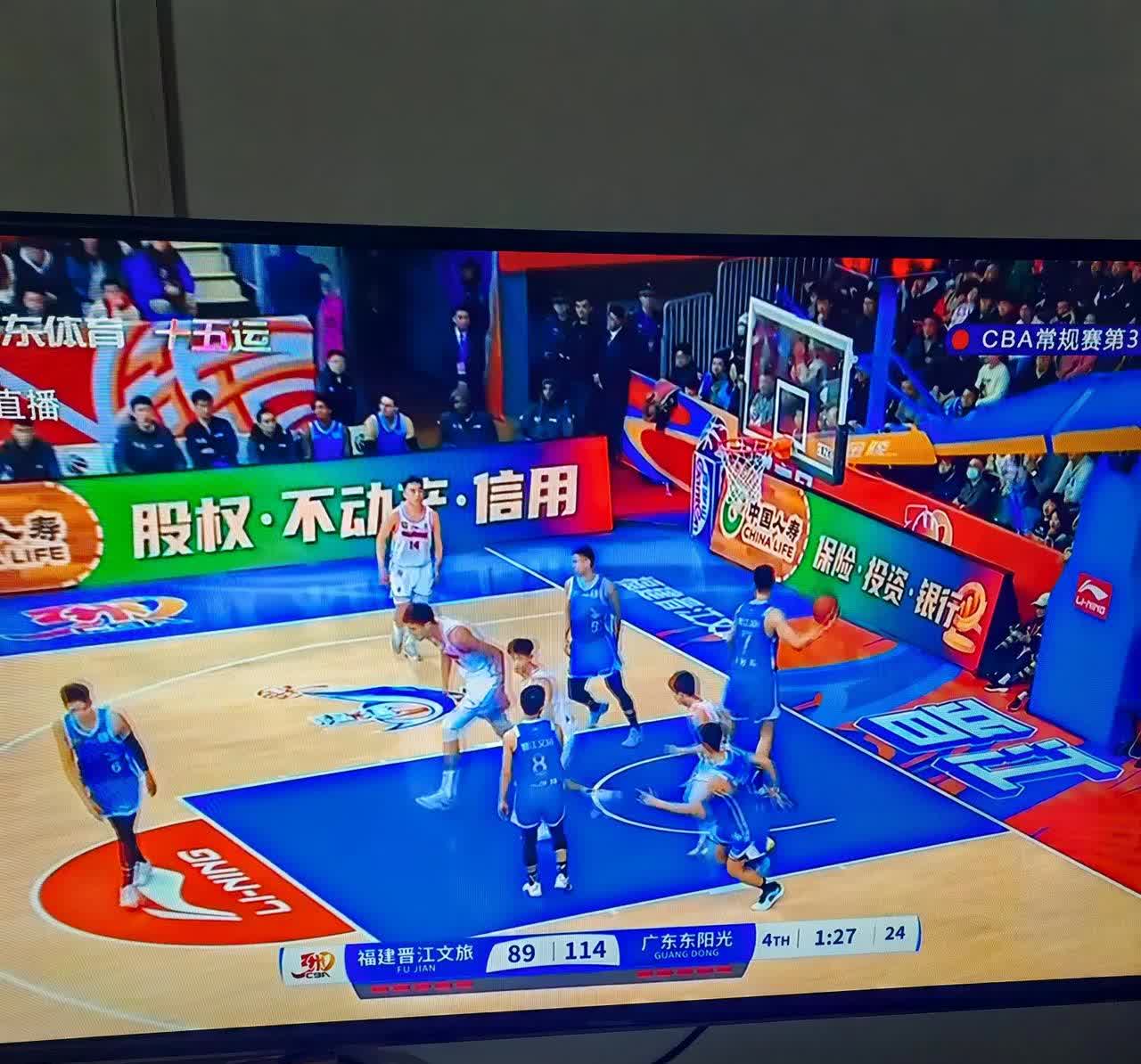 广东男篮击败福建队，全队表现出色
